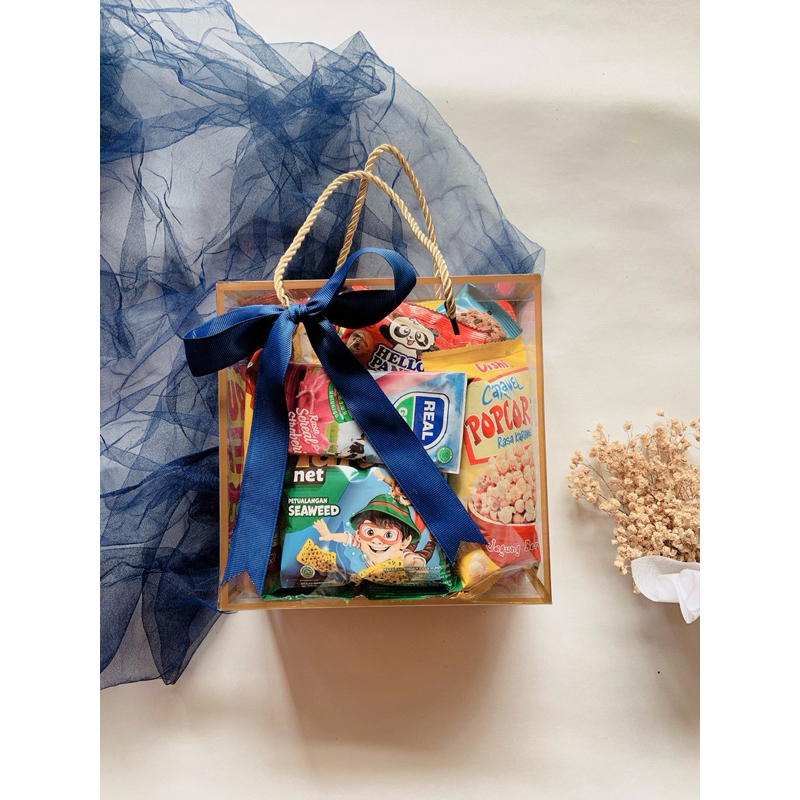 

Hampers Gift Box Premium Mini Hampers Lebaran atau Ulang Tahun Kotak Mika Murah