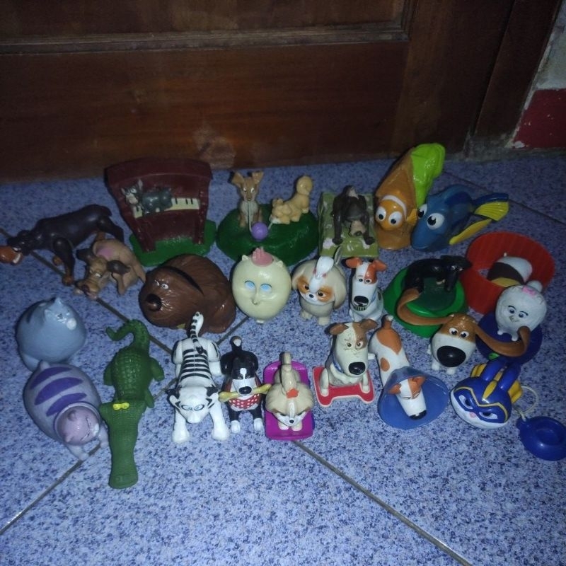 24-10-2024 Happy meal mcd Figure The Secret Life of Pets dory finding nemo lady and the tramp