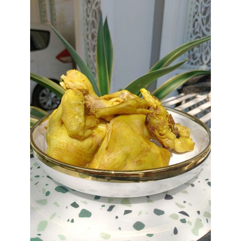 

AYAM UNGKEP BUMBU KUNING 4 POTONG FREE SAMBAL SIAP GORENG HALAL