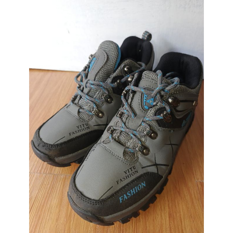 YITU SEPATU GUNUNG