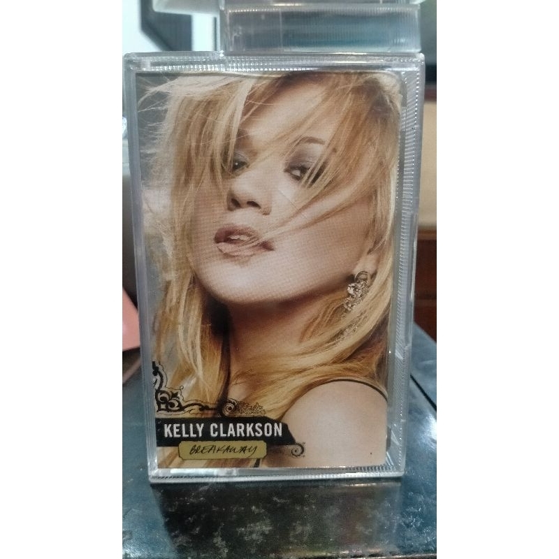 Kaset pita Kelly Clarkson Breakaway