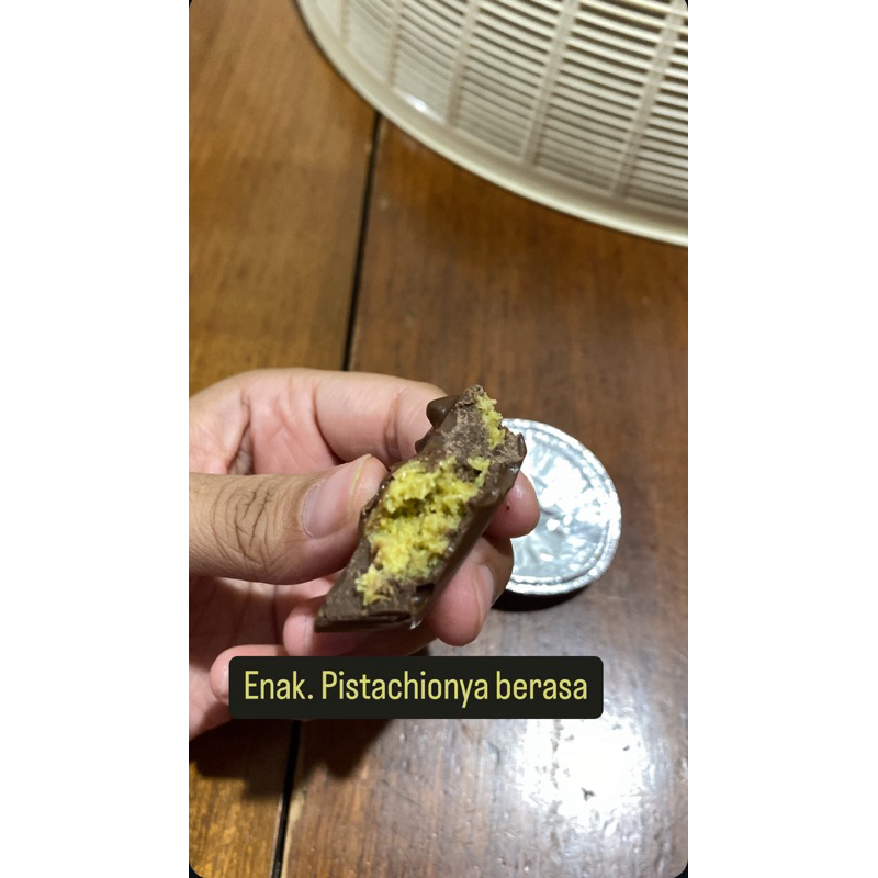 

coklat dubai viral made by order h-2, dengn isian pistachio kunafa yg crynchy instan only pengiriman dari jakarta pusat