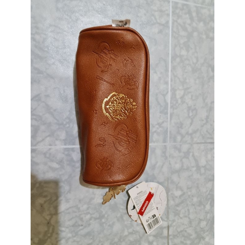 

Harry Potter Embossed Gold-Stamping Stationery Case (Brown)