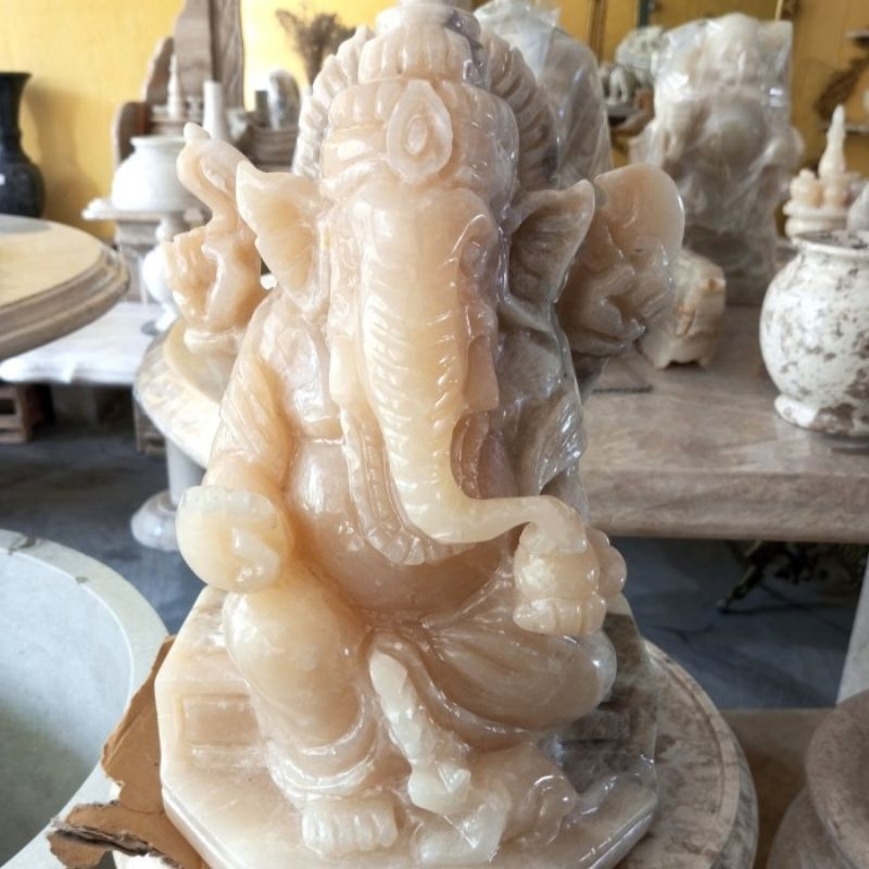 PATUNG GANESHA DARI BATU ONYX