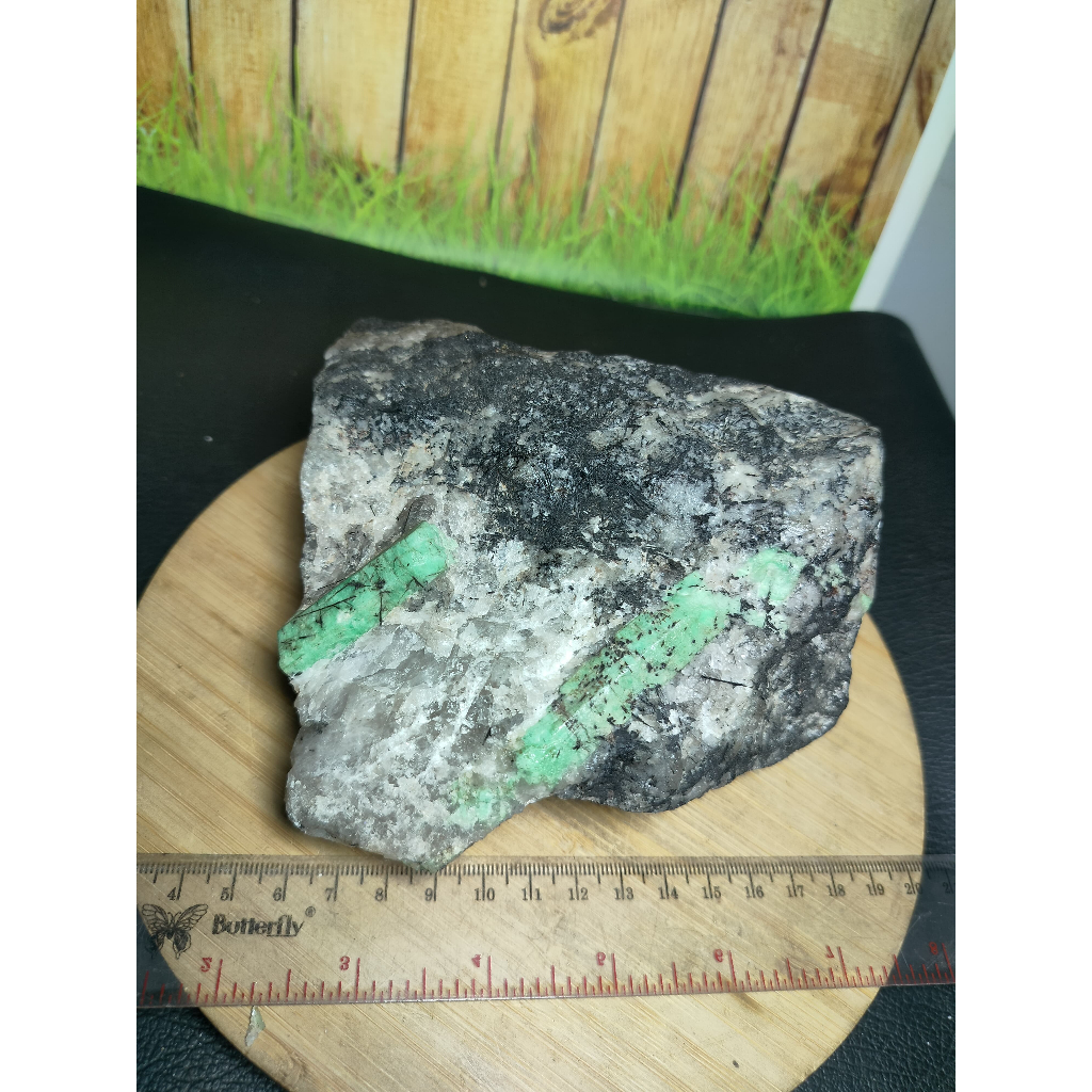 Batu Natural Emerald Rough /Raw (2)