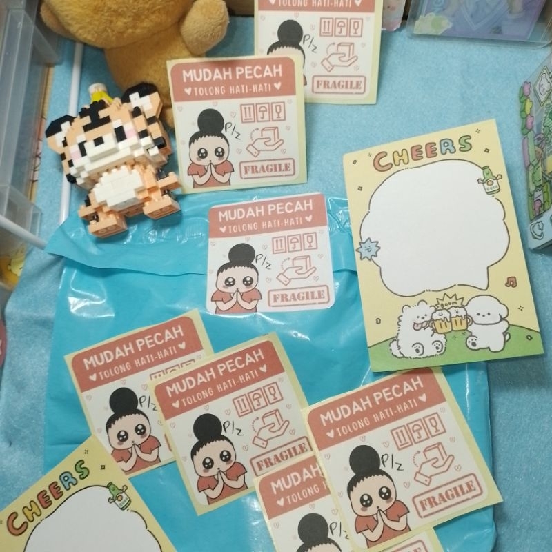 

BSS. STICKER FRAGILE