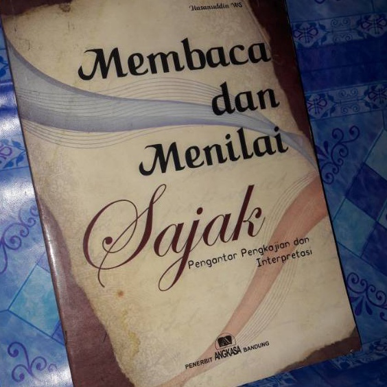 

Hot Membaca dan menilai sajak