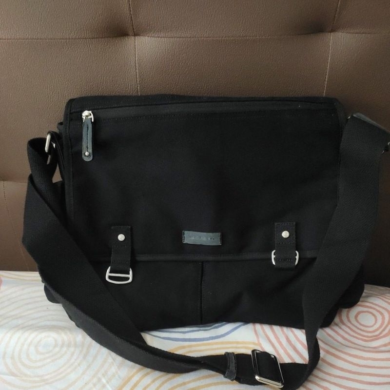 Preloved tas pria hush puppies