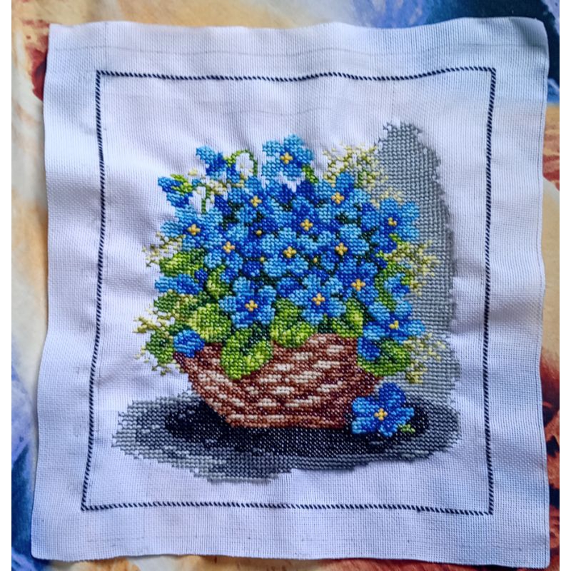 sulaman kristik jadi Bunga Biru ukuran 27cm x 30cm