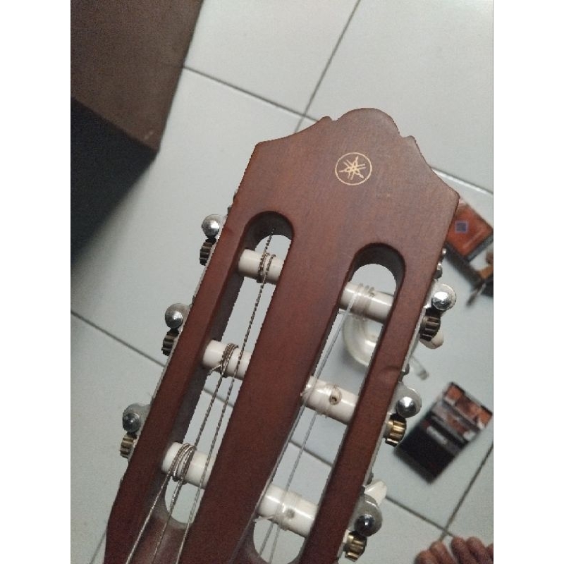 ORIGINAL GITAR YAMAHA ORGINAL SECOND