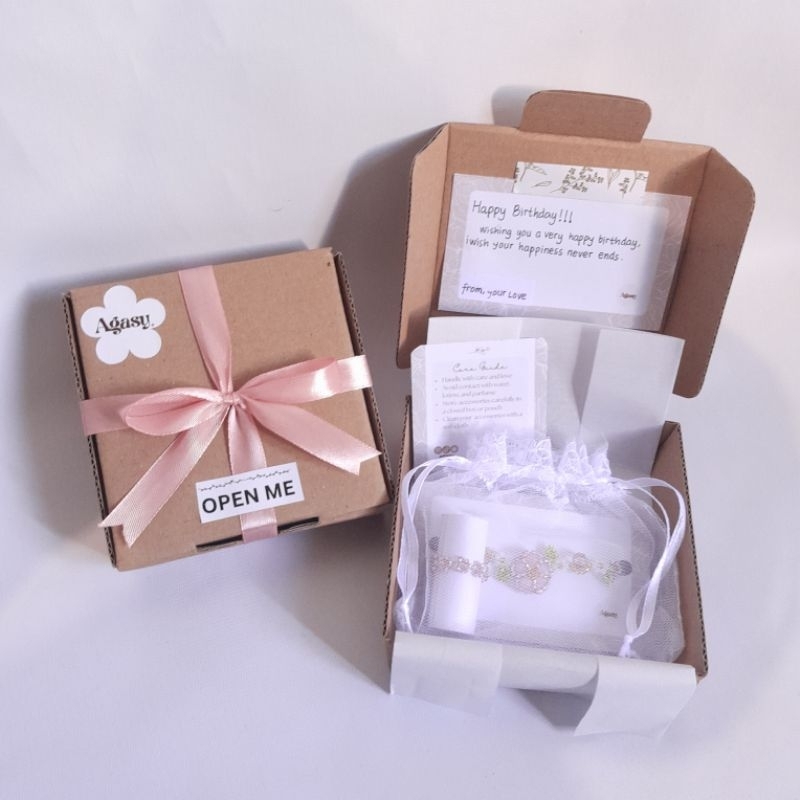 

Tambahan Atribut Kado Ulang Tahun Wisuda