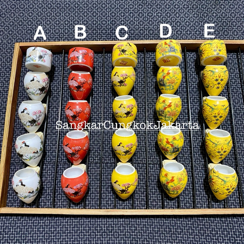 Cepuk Keramik Tempat Pakan Burung Kecil Model Jantung CJK11