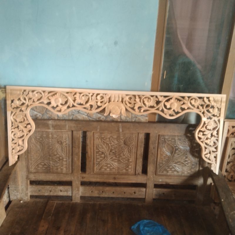 Ornamen ukiran kayu tempel klewer gebyok 130x50