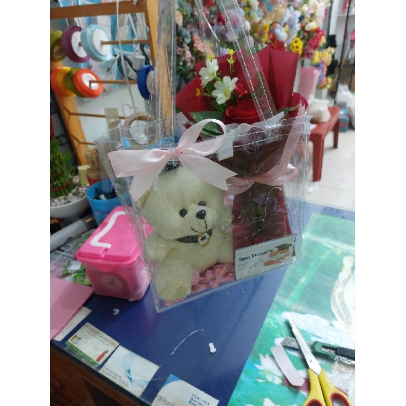 HAMPERS BONEKA BUNGA / HAMPERS BONEKA WISUDA / HAMPERS TAS MIKA / HAMPERS ULANG TAHUN / HAMPERS VALE