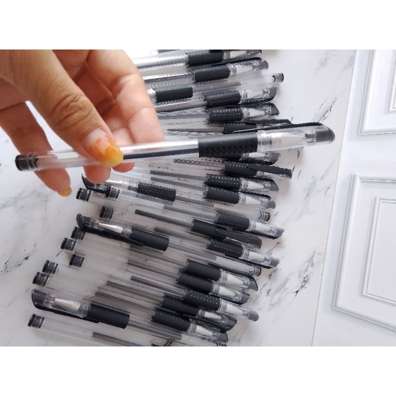 

Pen Gel 0.5 mm Tinta Hitam pena standard merah