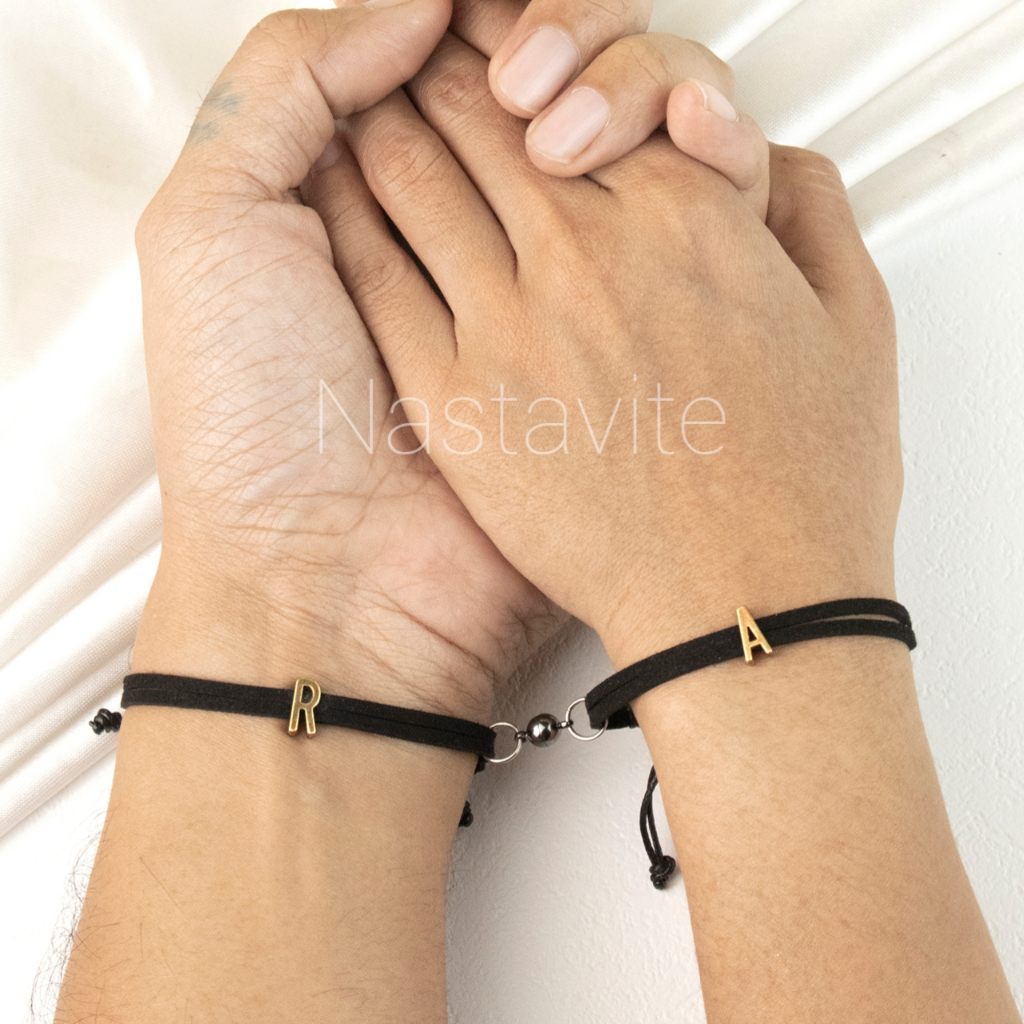 Gelang Inisial Huruf Aesthetic Magnet Couple Hitam