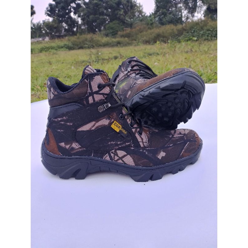 SEPATU SAFETY DELTA HITAM LORENG