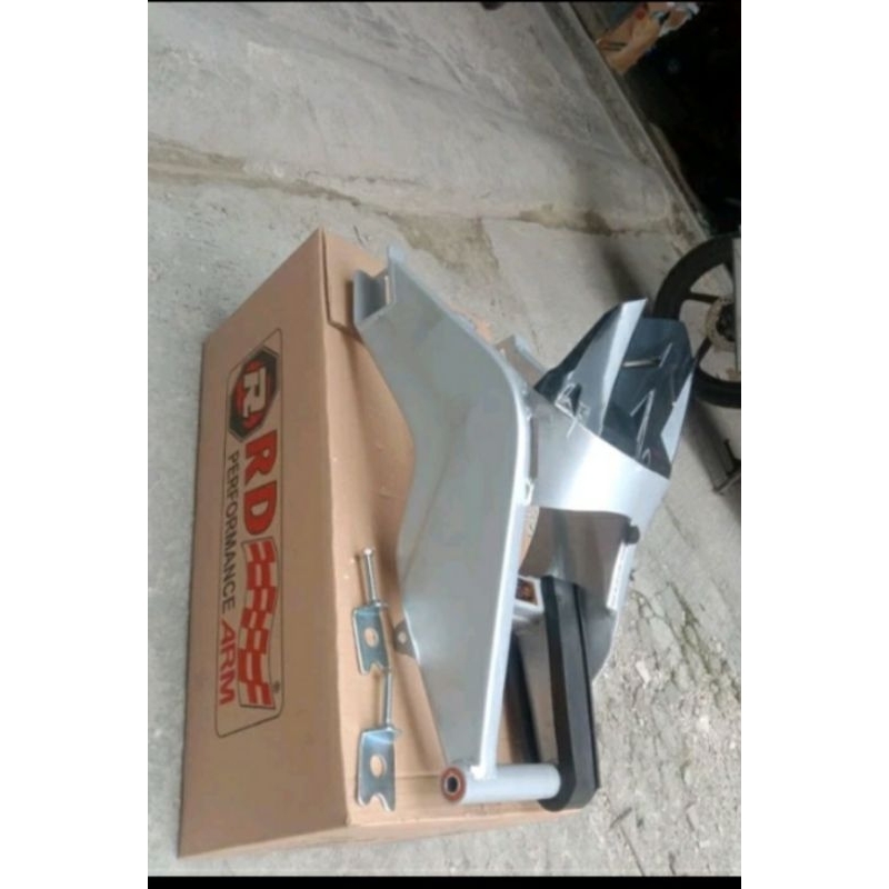 Swing Arm Gp/Banana Yamaha Vixion Old,Vixion NVL,Vixion NVA,Vixion NEW,Khusus Ban Lebar,Warna Hitam 