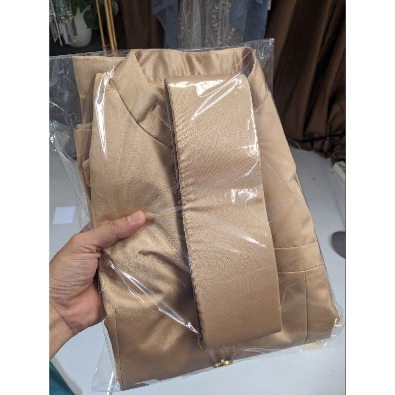 Beskap Orang Tua Hanya Atasan