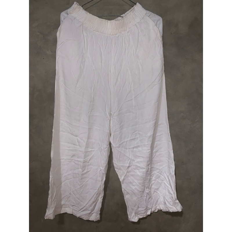 Celana putih wanita preloved