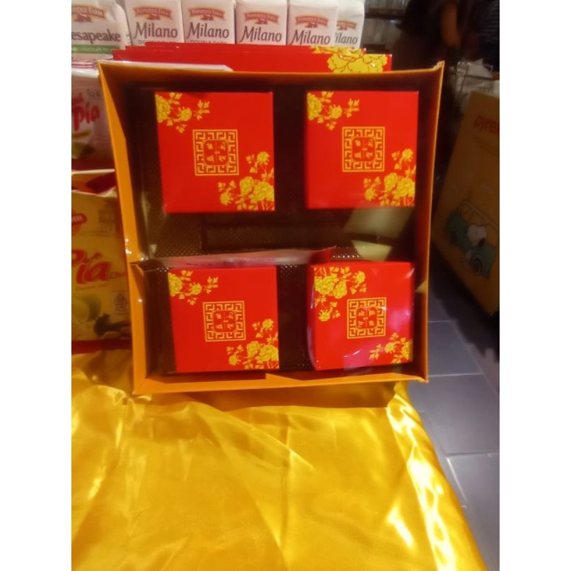 

KING SINGLE YOLK LOTUS SEED PASTE 750 GRAM