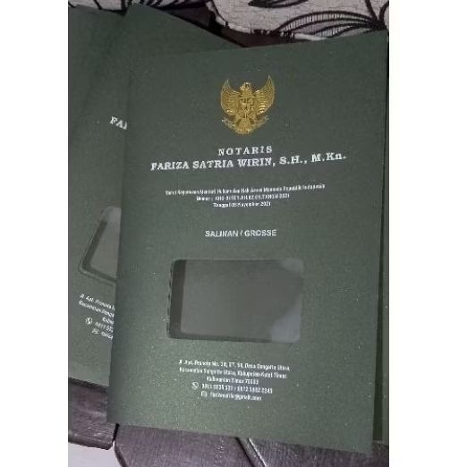 

Cover Akta Notaris Garuda Gold Dark Green White - Keren