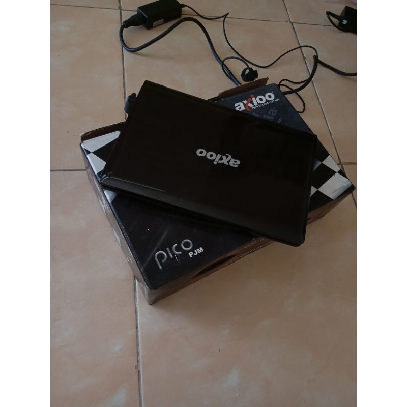 Laptop netbook second 10 inch slim MURAH mulus normal semua SIAP PAKAI & zoom baterai awet windows 1