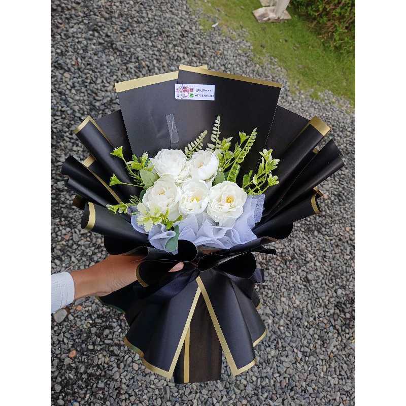 

Bucket Bunga Artificial | Bucket wisuda by @itsblooms.id