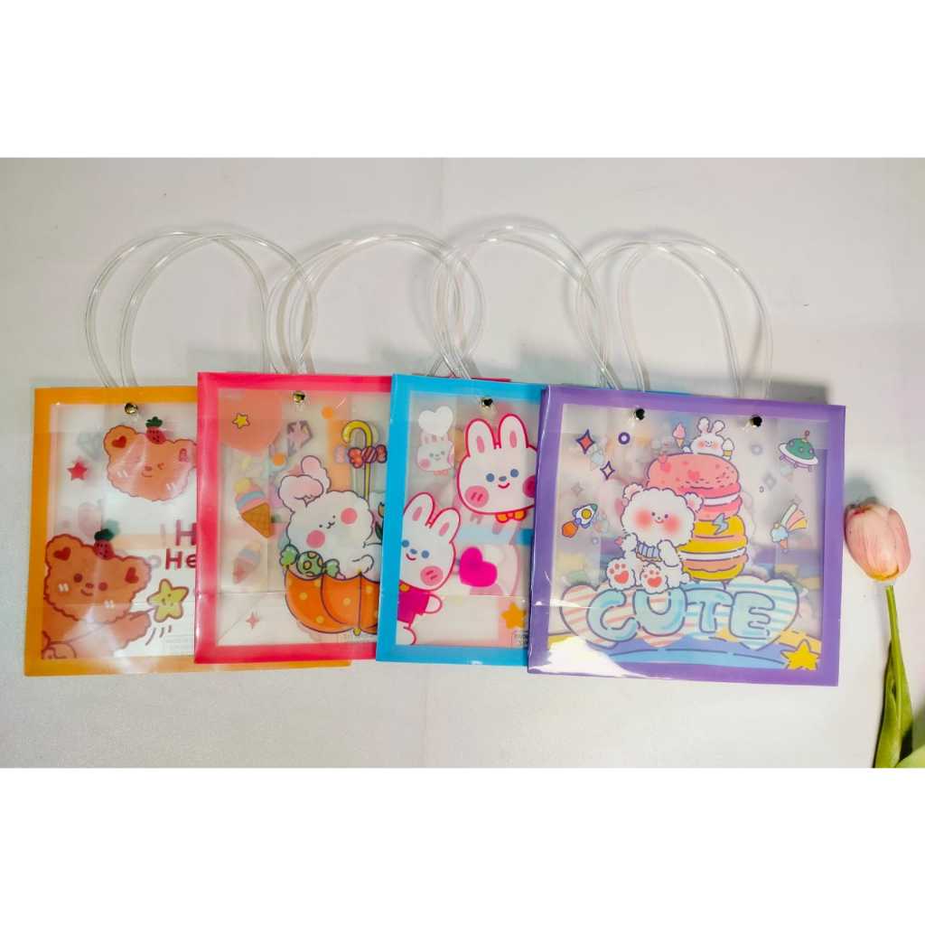 

Tas Tenteng Plastik Kotak List Wrn Motif Animal 21x19x9Cm-3609