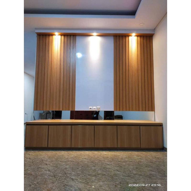 BACKDROP TV MINIMALIS/LEMARI CUSTOM