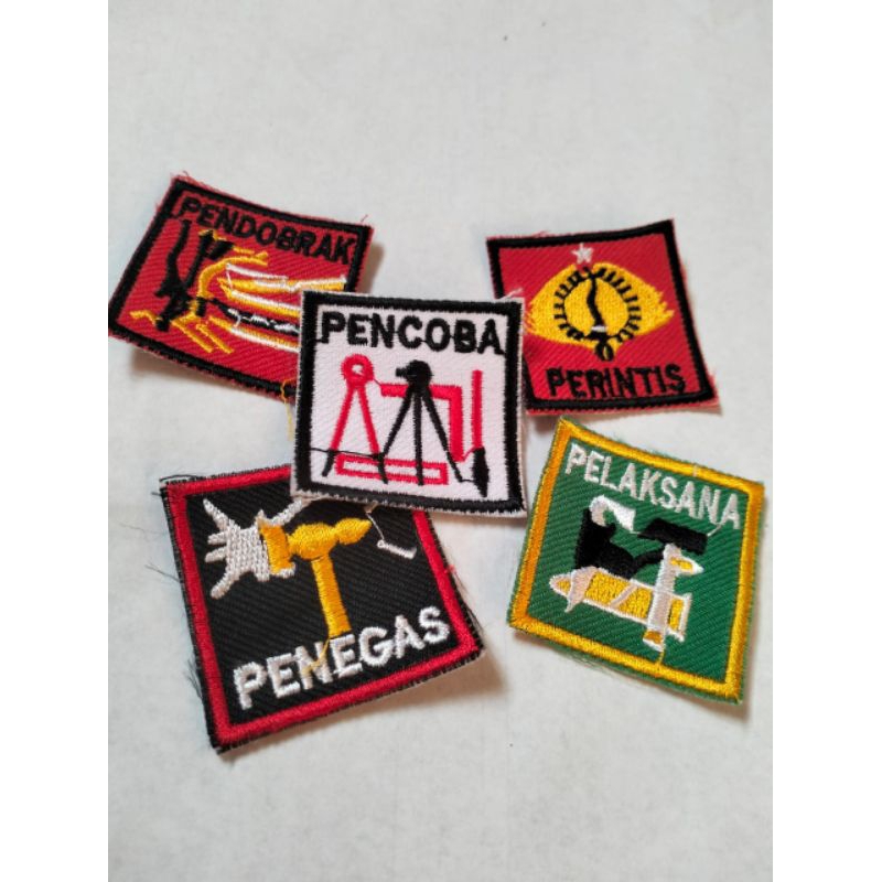 BET BORDIR PRAMUKA TANDA REGU SANGGA PERINTIS PENEGAS PENCOBA PENDOBRAK PELAKSANA