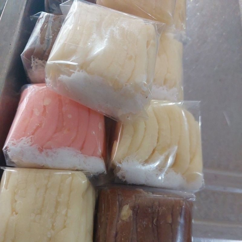 

jajanan pasar kue basah Getuk lindri