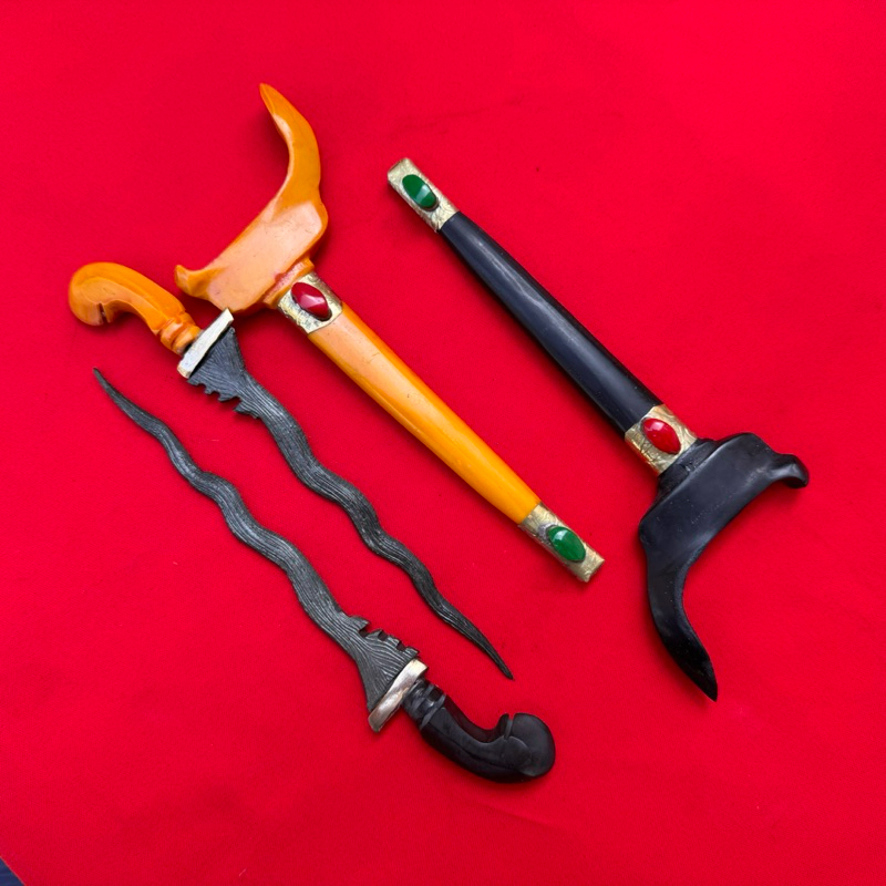 Aksesoris Koleksi Hiasan Keris Mini Kris Berserat Hitam