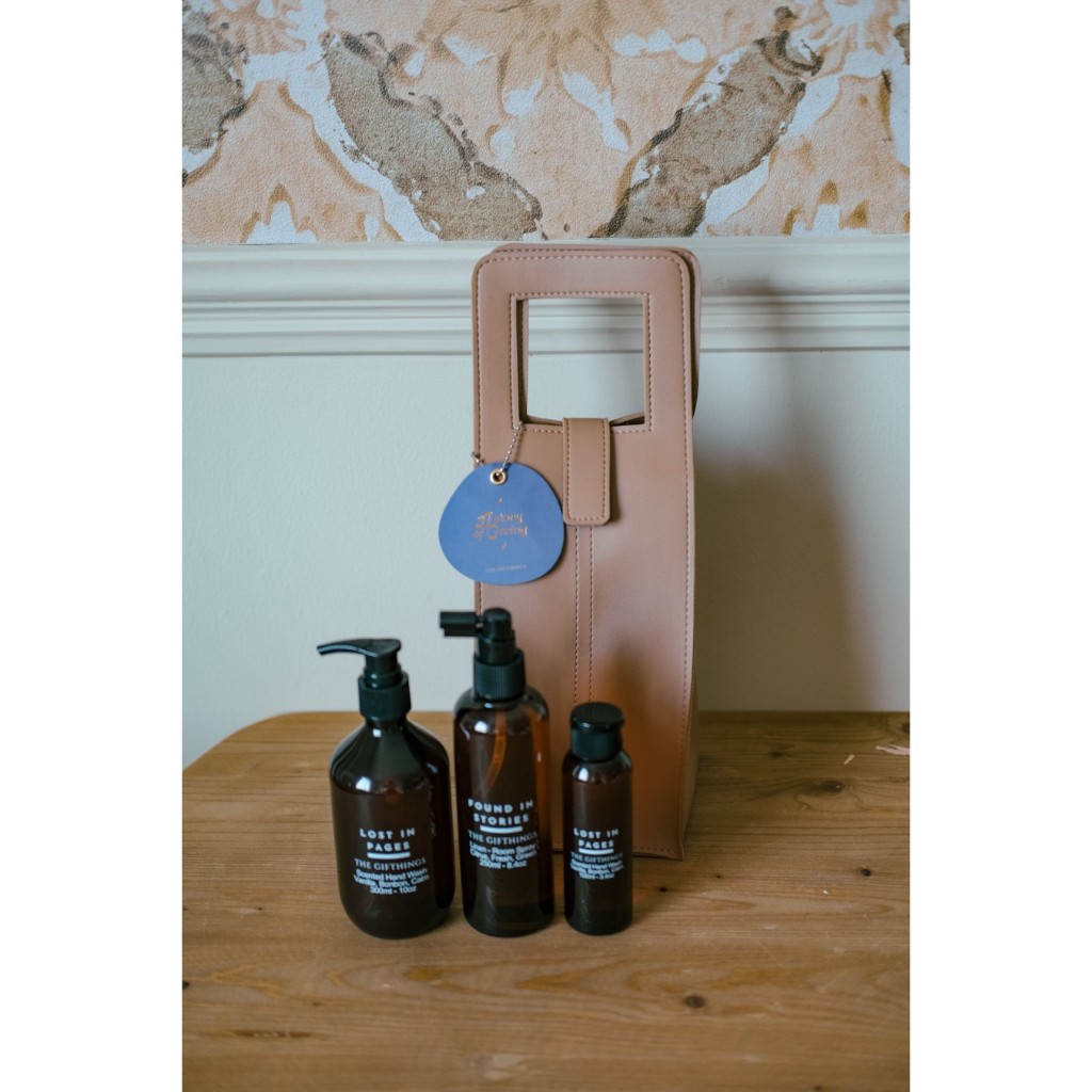 

ISLA - Thegifthings premium gift set / modern hampers / birthday wedding graduation corporate / souvenir / keepsake