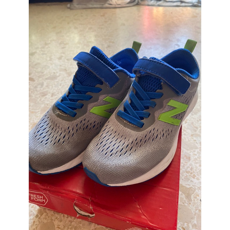 PRELOVED ORI Sepatu New Balance Kids - Sepatu Anak size 30