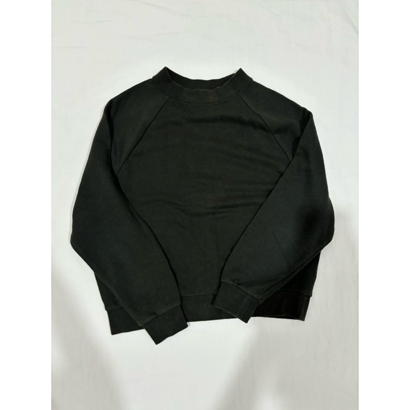 Sweater Hitam Bershka