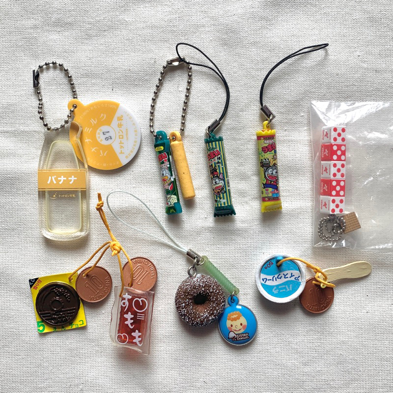 Coin crayon miniature toys spirits trinkets gotochi keychain charm gacha gachapon gasyapon | trinket