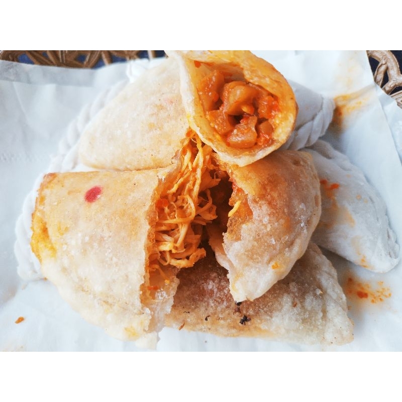 

Cireng isi Mix/ayam suwir/usus/ati/bakso/keju/isi6pcs