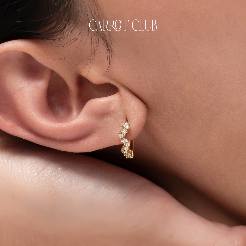 Anting 14k Gold Vermeil Cluster Huggies | Carrot Club