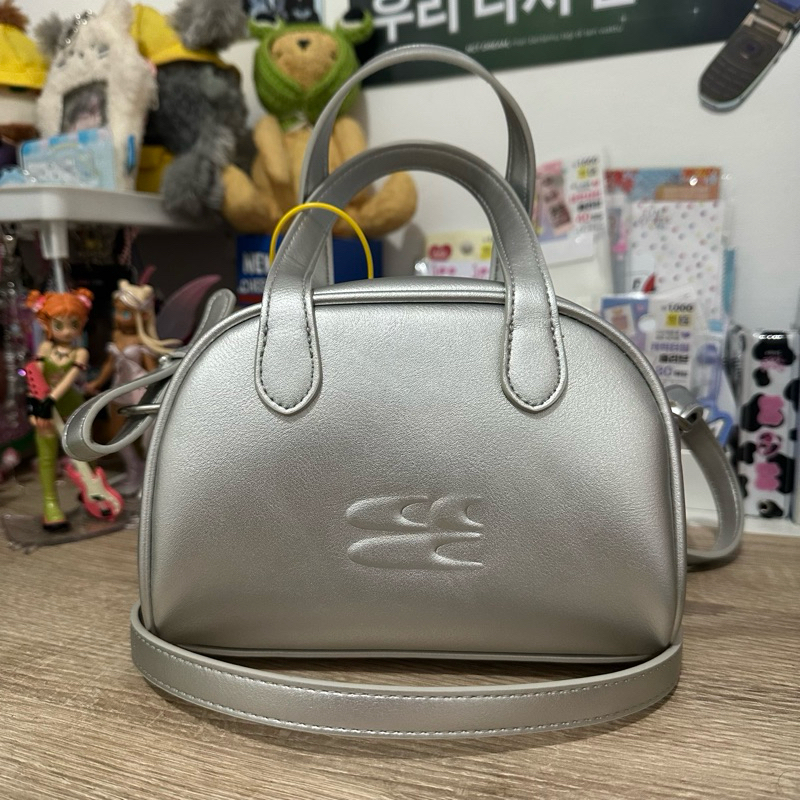 crying center boston bag silver