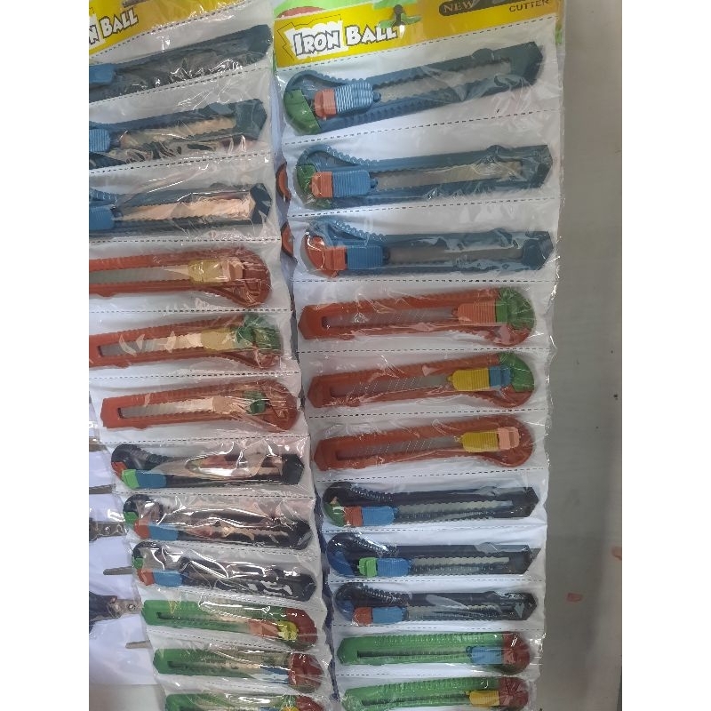

pisau cutter besar murah isi 12 pcs