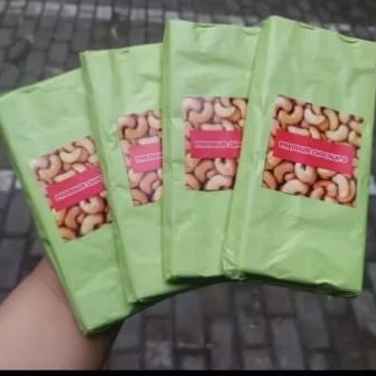 

COKLAT PREMIUM BAHAN SQ BERAT 100GRAM RASA GREANTEA DAN COKLAT