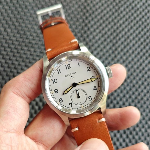 Jam Tangan Pria DIRTY DOZEN Small Second Baltany Vintage Field Watch Jam Army Baltany Watch Sapphire