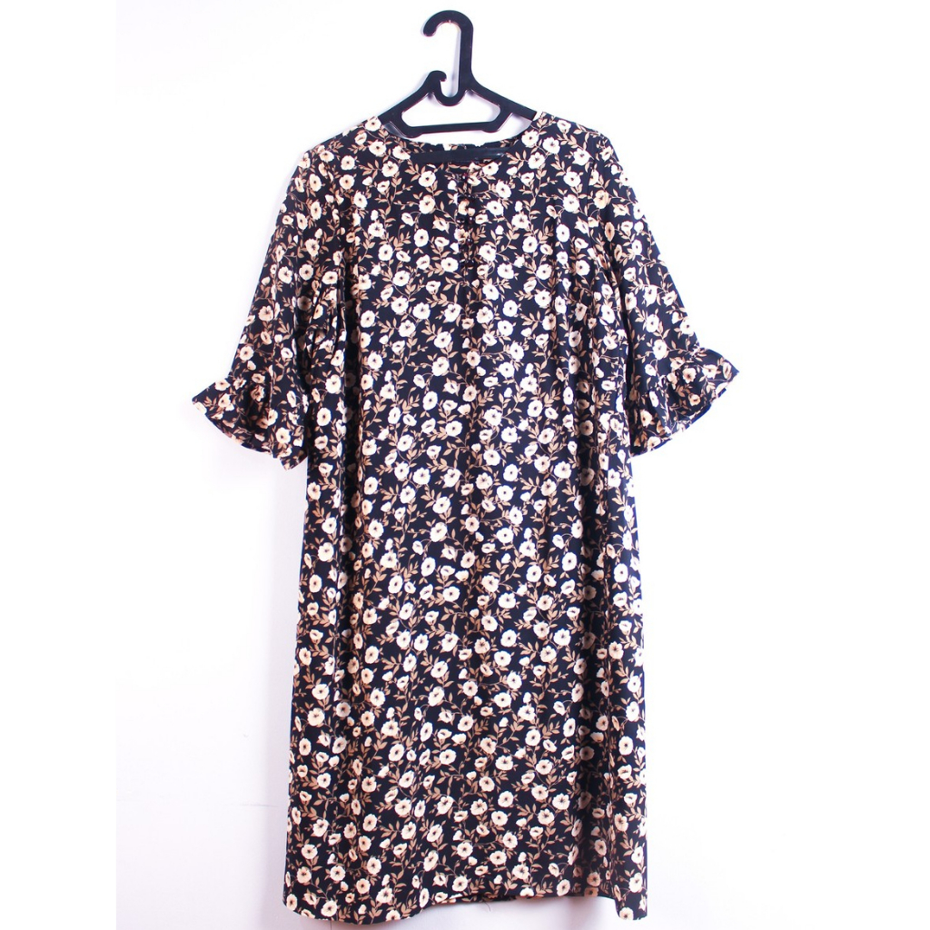 [Preloved] Dress Eprise Hitam Motif Bunga
