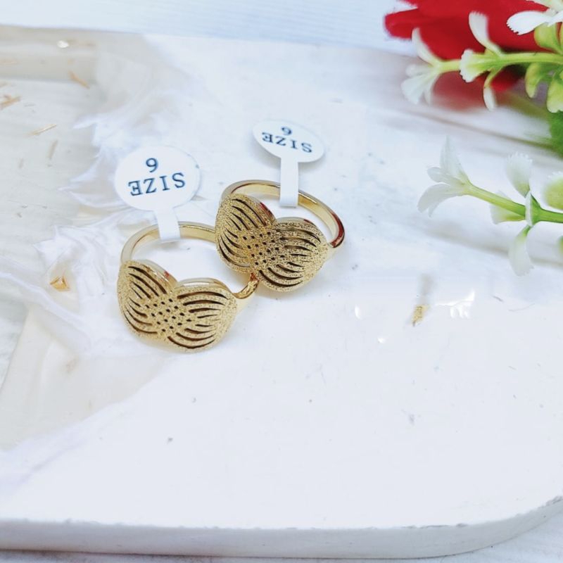 Cincin gelombang simple cincin Wanita Titanium