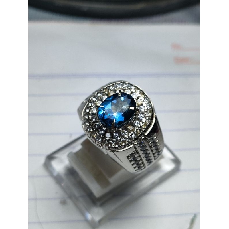 Blue topaz London
