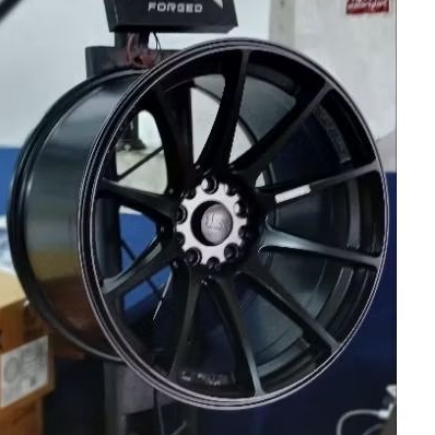 Velg mobil inova reborn ring 18 HSR SHINJUKU bisa di BMW seri 5