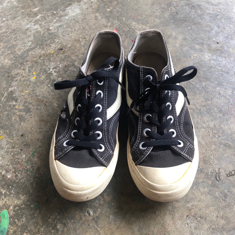 sepatu ventela second