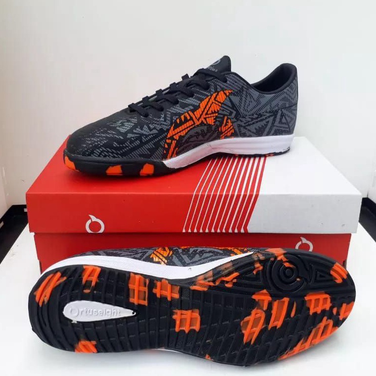 Murah Trending TERBARU PAKET KOMPLIT FREE ONGKIRSepatu Futsal Ortuseight Volt Batik TerBaru Dewasa F