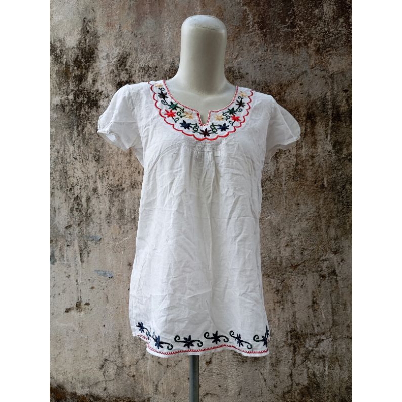 BLOUSE PUTIH KATUN BORDIR